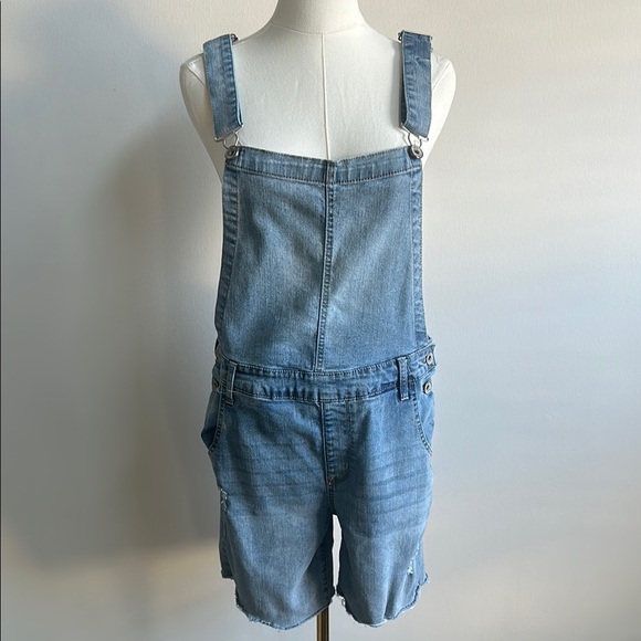 Wallflower Women’s Cut Off Distressed Denim Jean‎ Overalls Casual Farm Shorts L - Picture 1 of 7